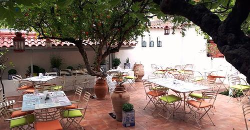 Οι καλύτερες αυλές για φαγητό στα δυτικά